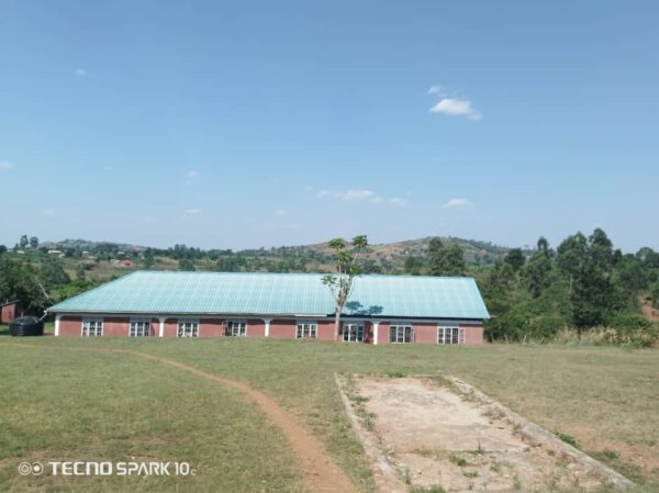 50 ACRES OF LAND WITH A SCHOOL AND HOSPITAL IN KYENJOJO. - Image 5